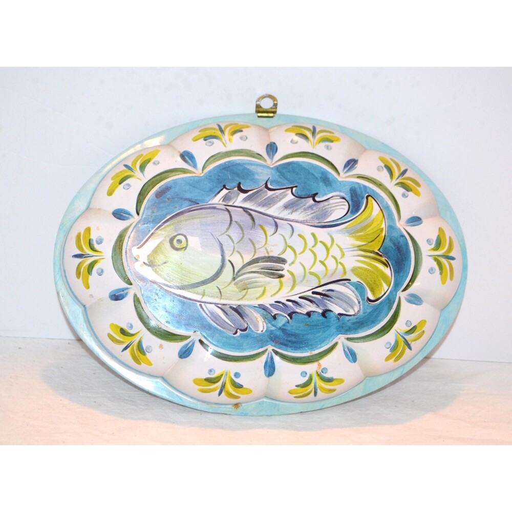 Vintage Coastal Kitchen Dining Metal Fish Mold